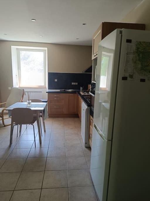 Appartement 2 A 4 Personnes Antraigues Esterno foto